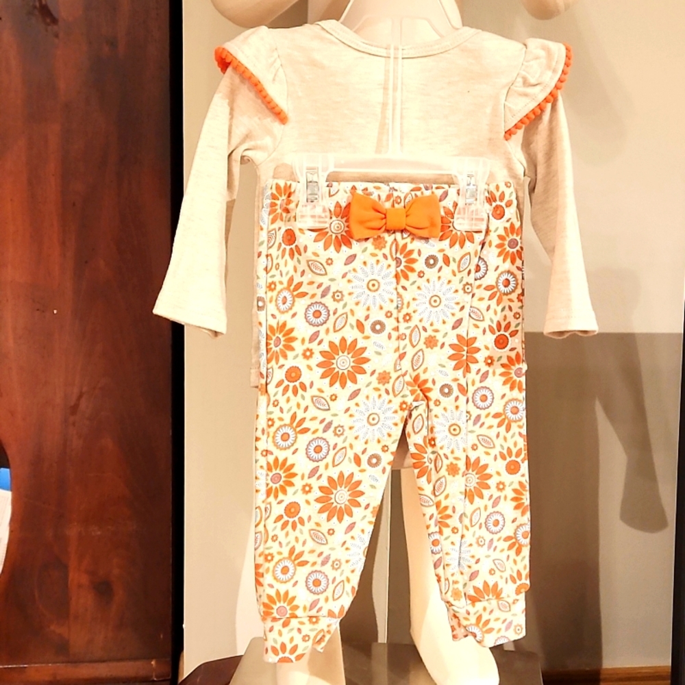 GIRLS FALL BABY ESSENTIALS 2PC. PUMKIN SET CLEARANCE - Picture 4 of 5